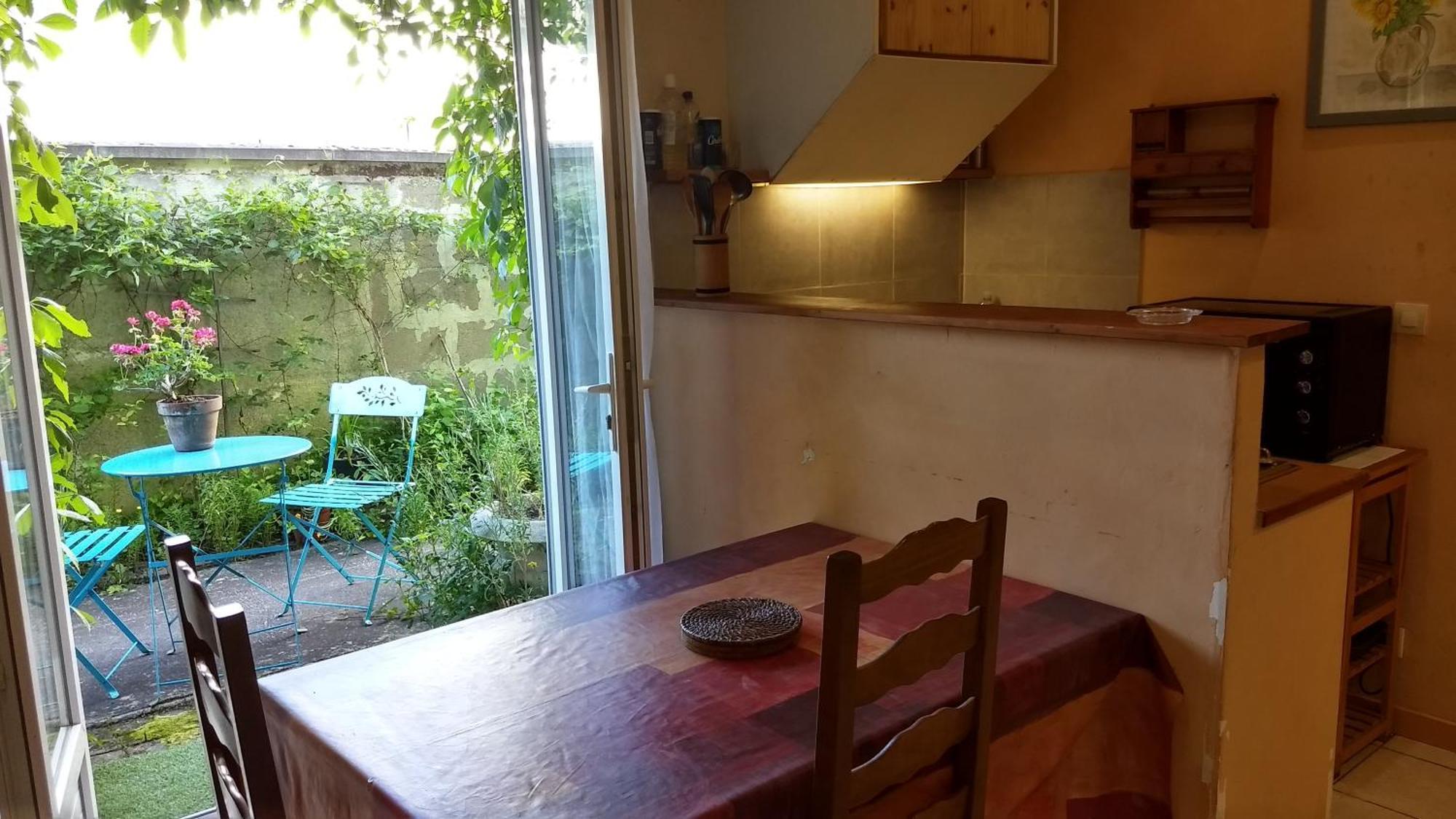 Logement Tranquille Et Frais Proche Gare Au Rdc Saumur Kültér fotó